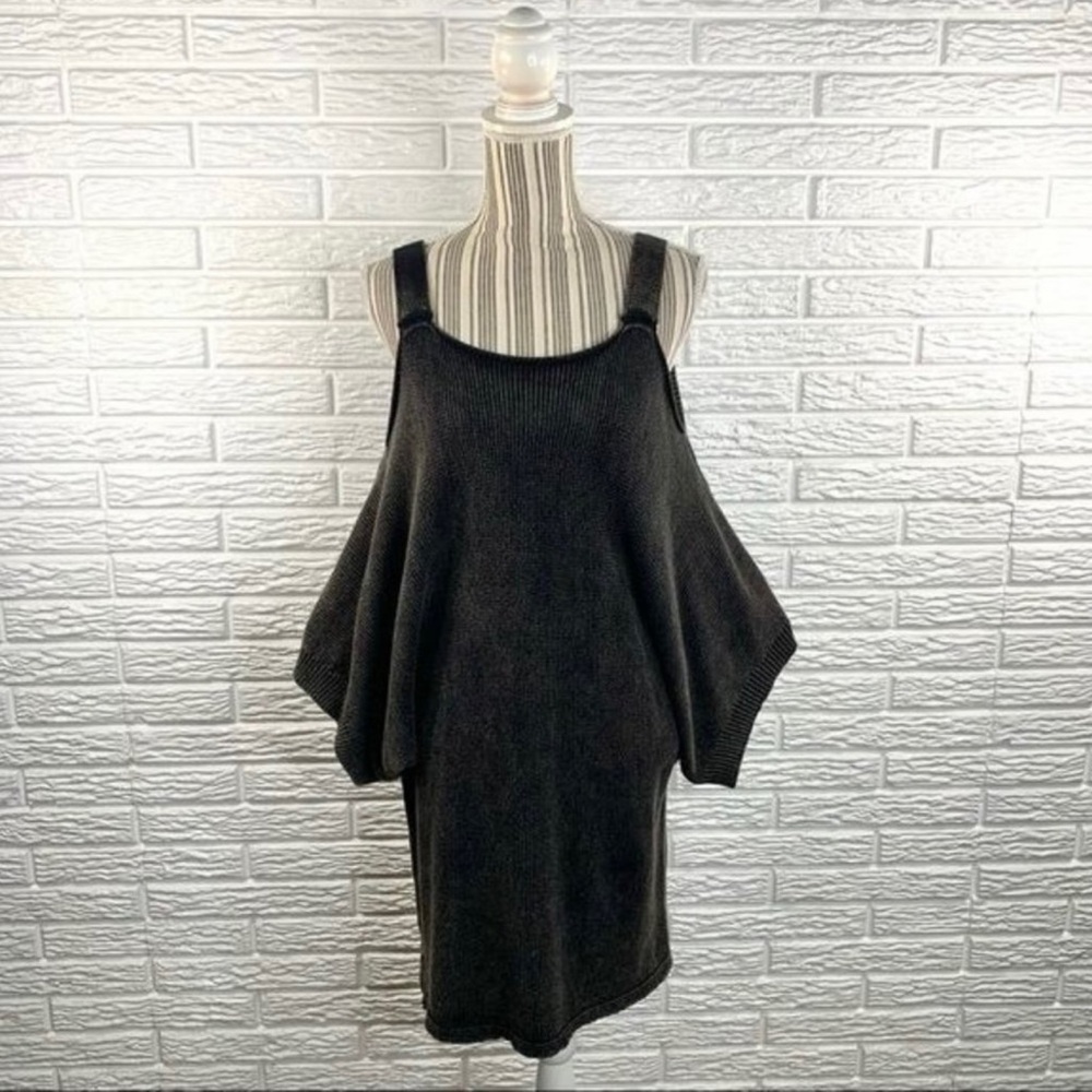 She + Sky Oversized Cold Shoulder Sweater Dress Size Medium